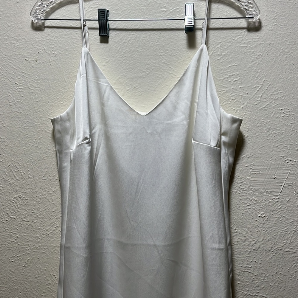 White dress - Picture 2 of 5